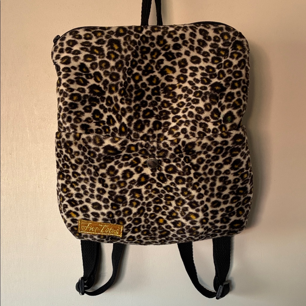 Vtg 90’s Y2k Fur-Totes Leopard Print Soft And Plush Backpack Adj Straps (Osfm)